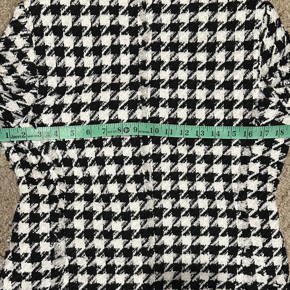 Stylish Black and White Houndstooth Blazer - Picture 7 of 7